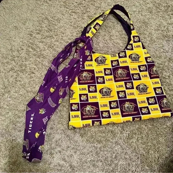 LSU Quilted Bag - With Sash. Beautiful
Handmade, Never Used. Smoke free home - Picture 12 of 12
